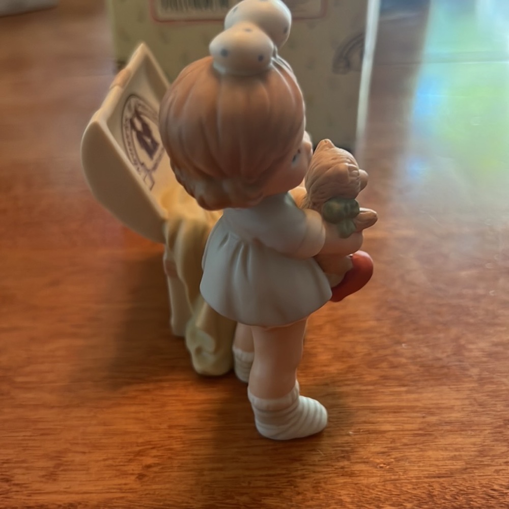 ⭐️HP!⭐️ Enesco Memories of Yesterday “Girl with Toy Chest” porcelain sign. - Picture 7 of 13